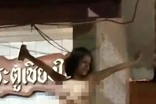Du khách uống rượu say, khỏa thân la hét trong chùa ở Thái Lan