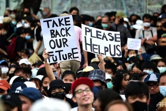 Thái Lan: Bất chấp COVID-19, hơn 10.000 người biểu tình phản đối chính phủ