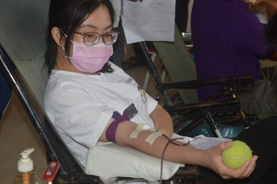 Sóc Trăng: Nhiều người dân, cán bộ, công chức, học sinh tham gia hiến máu tình nguyện