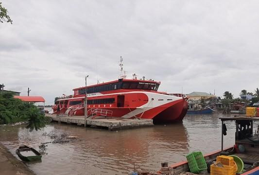 Tàu cao tốc Cần Thơ - Trần Đề - Côn Đảo bị tạm ngừng chạy do gây sạt lở hai bờ sông