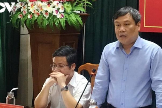 Bí thư Quảng Bình lên tiếng về việc chi 2,2 tỉ đồng mua cặp tặng đại biểu dự đại hội đảng