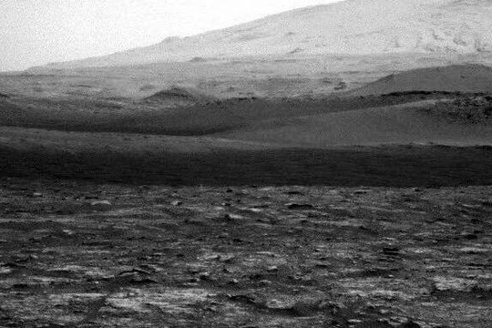 Tàu thăm dò Curiosity của NASA ghi hình lốc bụi trên sao Hỏa