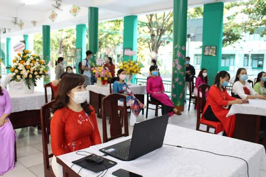 Lễ khai giảng ở thành phố Đà Nẵng: Vắng bóng học sinh