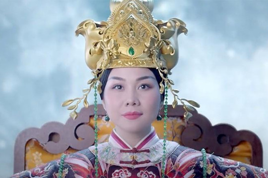 Siêu mẫu Thanh Hằng làm phim về Thái hậu Dương Vân Nga