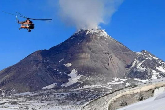 Lần đầu tiên các nhà khoa học quan sát được núi lửa 'tái sinh'