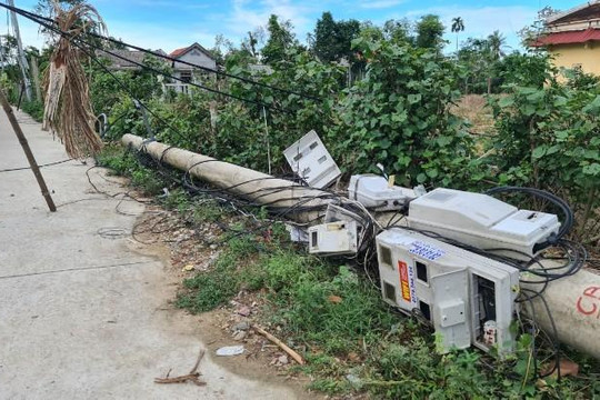 Người dân Thừa Thiên - Huế bất an với cột điện ly tâm dự ứng lực