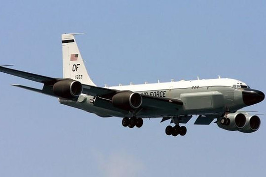 Máy bay Mỹ ngụy trang khi giám sát Trung Quốc