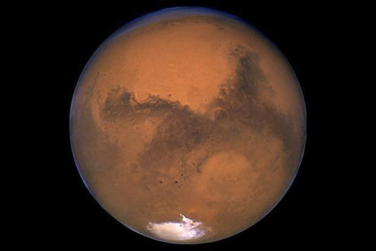 Nhiều hồ nước mặn được phát hiện gần cực nam sao Hỏa