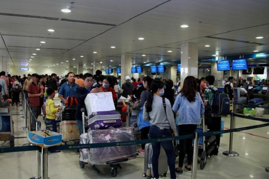 Vì sao hàng trăm hành khách không chịu cách ly, gây náo loạn sân bay Tân Sơn Nhất?