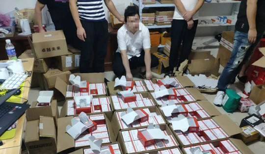 Nhóm tội phạm Trung Quốc phù phép hàng ngàn điện thoại cũ thành smartphone Huawei bán ra thị trường