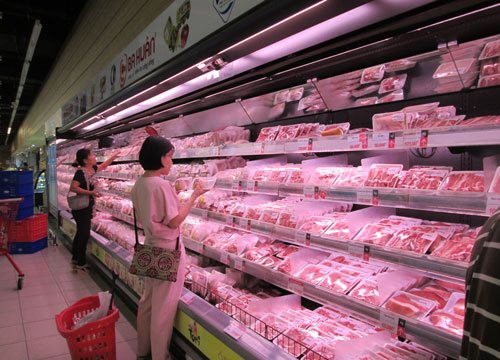 Giá lợn hơi còn 69.000 đồng/kg, hàng triệu hộ chăn nuôi hoang mang