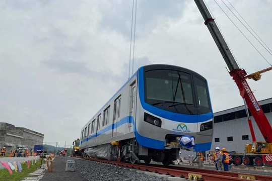 TP.HCM tổ chức lễ đón đoàn tàu metro số 1 đầu tiên