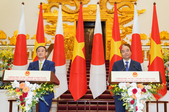 Thủ tướng Nhật cam kết hỗ trợ khẩn cấp cho Việt Nam khắc phục mưa lũ miền Trung