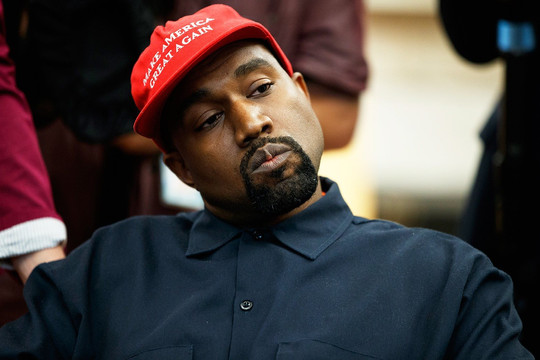 Kanye West tiết lộ lý do tranh cử tổng thống Mỹ: Nhận ra ý Chúa trong khi tắm 