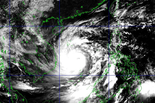 Bão số 9 áp sát các tỉnh từ Đà Nẵng đến Phú Yên, gió sẽ giật cấp 17, sóng biển cao 8-10m, mưa rất to, nhiều nơi nước dâng 1,5m  