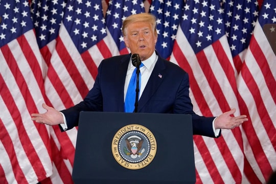 Trước Bộ trưởng Quốc phòng, ông Trump loại bỏ người đứng đầu báo cáo biến đổi khí hậu