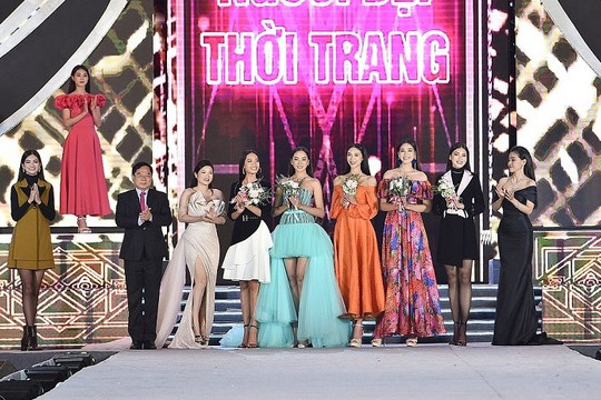 Top 35 thí sinh cùng hoa hậu Đỗ Mỹ Linh tỏa sáng trong đêm thời trang