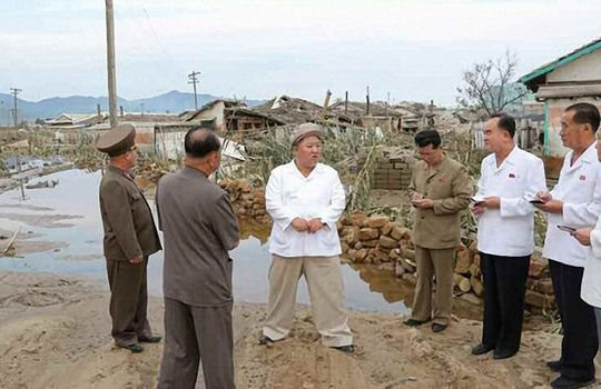 Ông Kim Jong-un cấm dân nấu rượu vì Triều Tiên thiếu lương thực trầm trọng