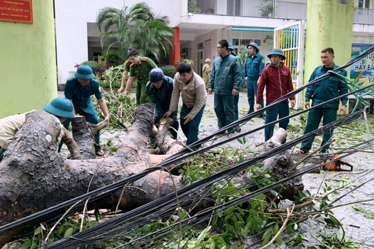 Thừa Thiên - Huế: Khẩn trương khắc phục hậu quả của bão số 13