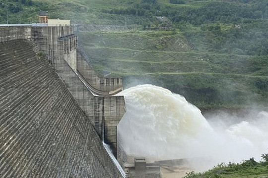 Lập đoàn kiểm tra thủy điện Thượng Nhật 'chây ì' tích nước trái phép