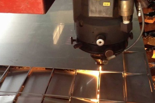 Việt Nam nghiên cứu chế tạo robot cắt kim loại