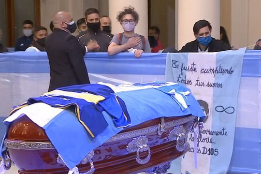 Yêu cầu không tưởng sau khi chết của Maradona 