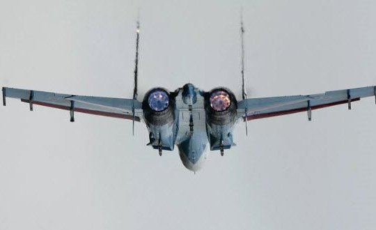 Nga điều tiêm kích Su-27 đánh chặn máy bay trinh sát của Mỹ trên Biển Đen