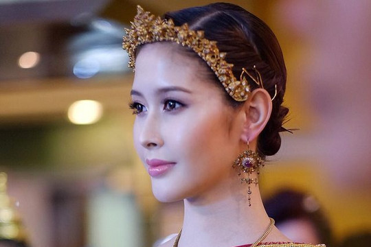 Vẻ đẹp 'không tì vết' của Hoa hậu Chuyển giới Thái Lan 2020 