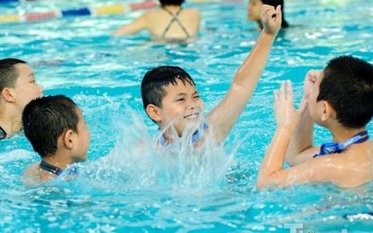 Gần 700 học sinh tranh tài bơi lội tại TP.HCM