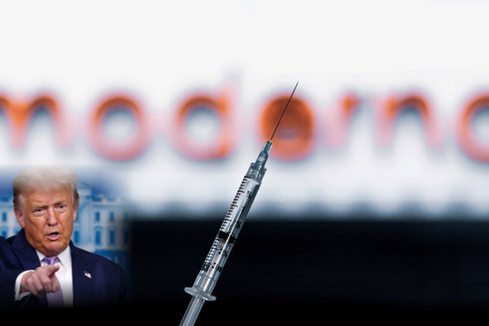 Ông Trump kêu gọi FDA phê duyệt vắc xin COVID-19 của Moderna: 'Phép màu thời hiện đại'