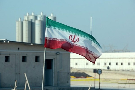 Iran có động thái cứng rắn về hạt nhân