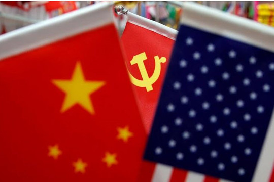 Ông Trump ký lệnh hạn chế đảng viên Trung Quốc và gia đình đến Mỹ
