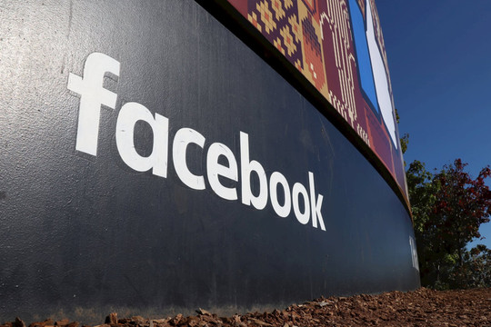 Mỹ kiện Facebook vì ưu tiên người tìm việc cho người nhập cư phi pháp