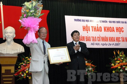 GS. TSKH  Nguyễn Duy Tiến – Một nhà giáo ưu tú, nhà khoa học lớn