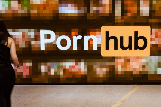 Rung chuyển vì video lạm dụng tình dục trẻ em, Pornhub bị ​​hơn 2 triệu người kiến ​​nghị đóng cửa