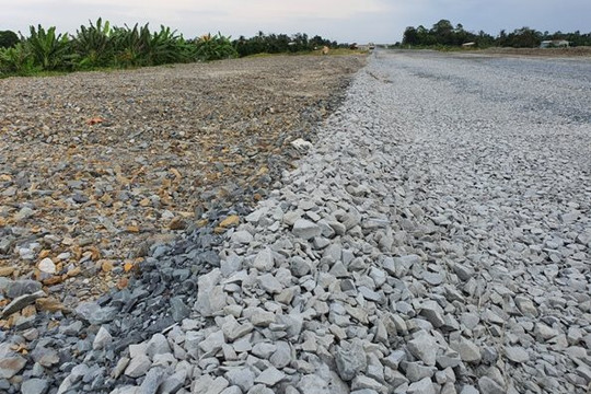 Cố tình sử dụng đá loại II ở cao tốc Trung Lương - Mỹ Thuận?