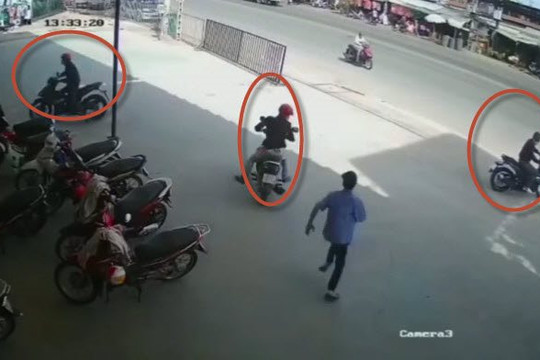 Clip 4 đạo tặc dàn cảnh cướp 2 xe máy trước mặt anh bảo vệ chợ Nhật Huy