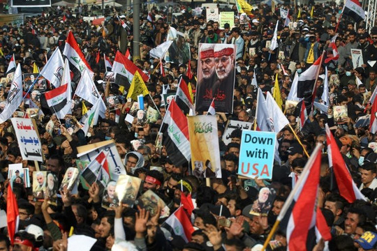 Hàng ngàn người Iraq hô hào trả thù Mỹ vì giết tướng Iran và chỉ huy lực lượng dân quân