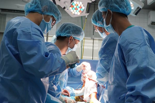 Lần đầu tiên Việt Nam thực hiện thành công ghép xương bằng công nghệ 3D