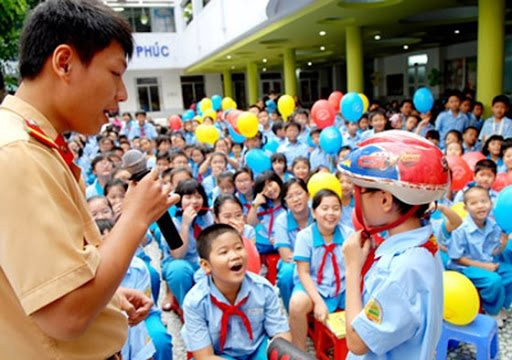 Hà Nội yêu cầu phụ huynh ký cam kết đảm bảo an toàn giao thông khi đưa đón học sinh