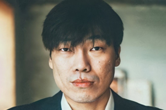 Chân dung nam diễn viên Hàn bị tố cáo cưỡng bức đồng nghiệp 