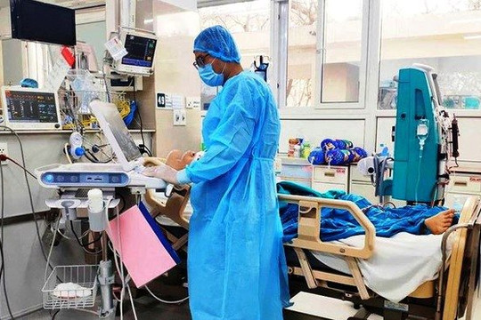 Bệnh nhân COVID-19 nặng ở Hà Nội đã được cai máy thở và dần hồi phục