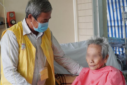 Bệnh viện Chợ Rẫy thay khớp háng thành công cho cụ bà 106 tuổi