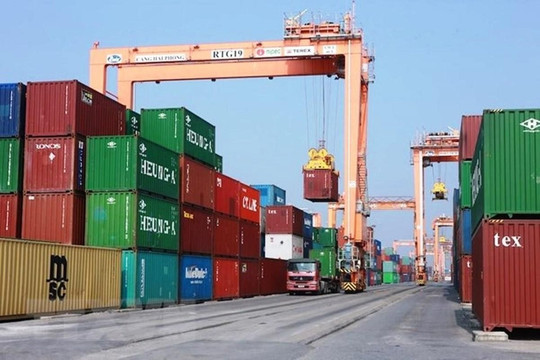 Chính phủ yêu cầu 2 bộ vào cuộc vụ giá thuê container, cước tàu tăng phi mã