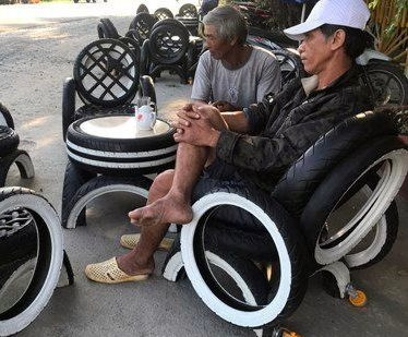 Kiên Giang: Độc đáo bộ bàn ghế được làm từ vỏ xe phế liệu 