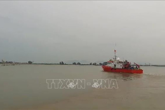 Nỗ lực tìm kiếm 7 ngư dân bị nạn trên vùng biển Côn Đảo