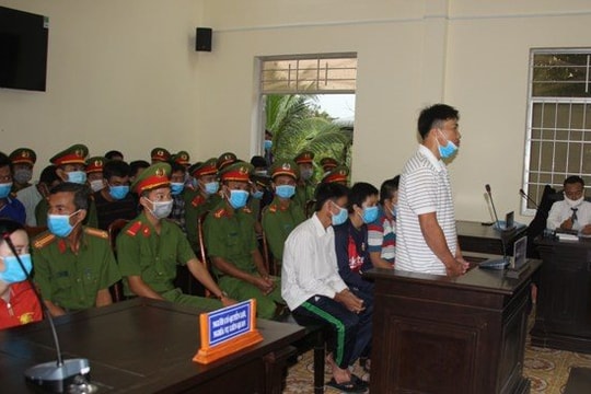 Cà Mau: 13 bị cáo trong vụ ‘siêu trộm tôm’ xin giảm hình phạt