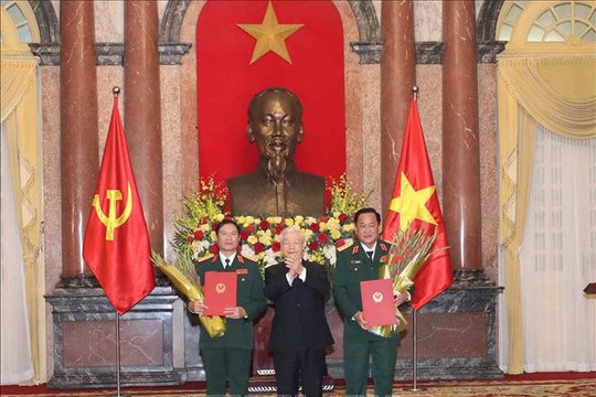 Tổng Bí thư, Chủ tịch nước Nguyễn Phú Trọng trao Quyết định thăng quân hàm cho hai Thứ trưởng Bộ Quốc phòng