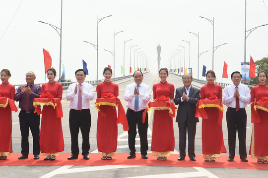 Thông xe cầu Cửa Hội 950 tỉ đồng nối Nghệ An và Hà Tĩnh