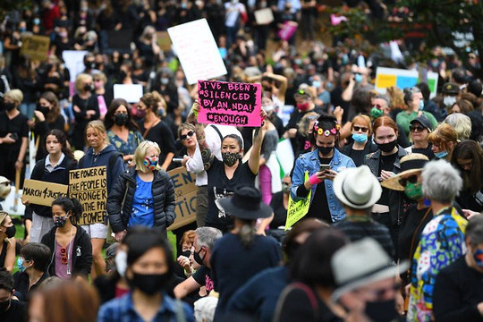 Úc: Hàng nghìn người biểu tình đòi công lý cho các nạn nhân bị lạm dụng tình dục